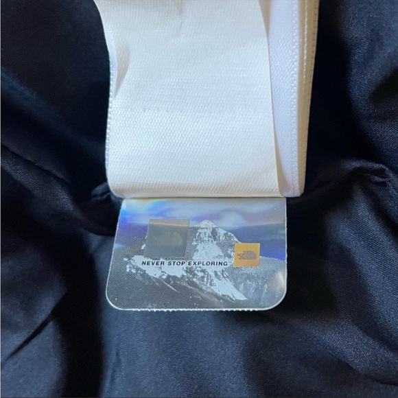 The North Face Women’s New Outerboroughs Parka In Aviator Navy - Picture 6 of 7